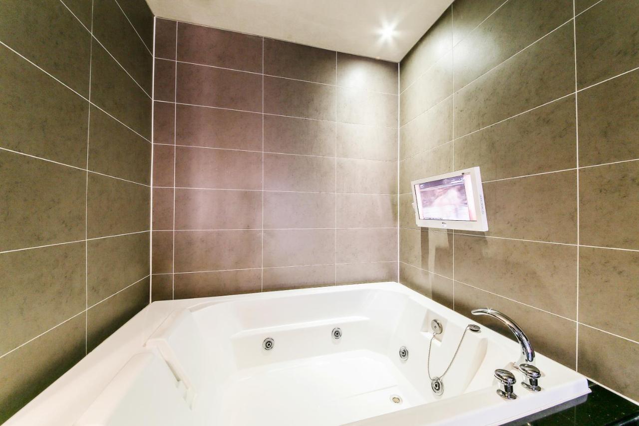 Gyeongju Arrietty Motel Экстерьер фото