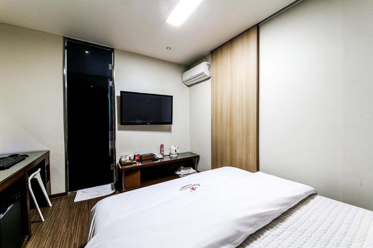 Gyeongju Arrietty Motel Экстерьер фото