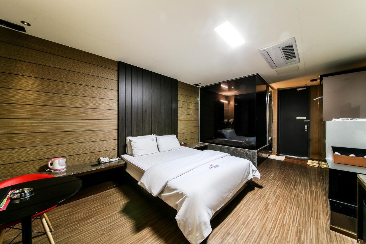 Gyeongju Arrietty Motel Экстерьер фото