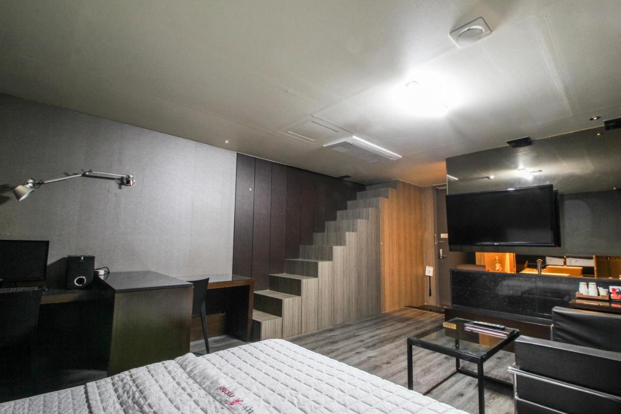 Gyeongju Arrietty Motel Экстерьер фото