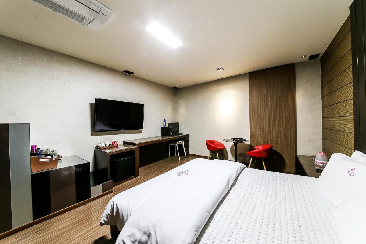 Gyeongju Arrietty Motel Экстерьер фото