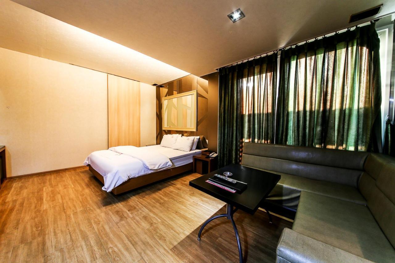 Gyeongju Arrietty Motel Экстерьер фото