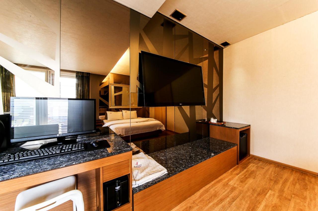 Gyeongju Arrietty Motel Экстерьер фото