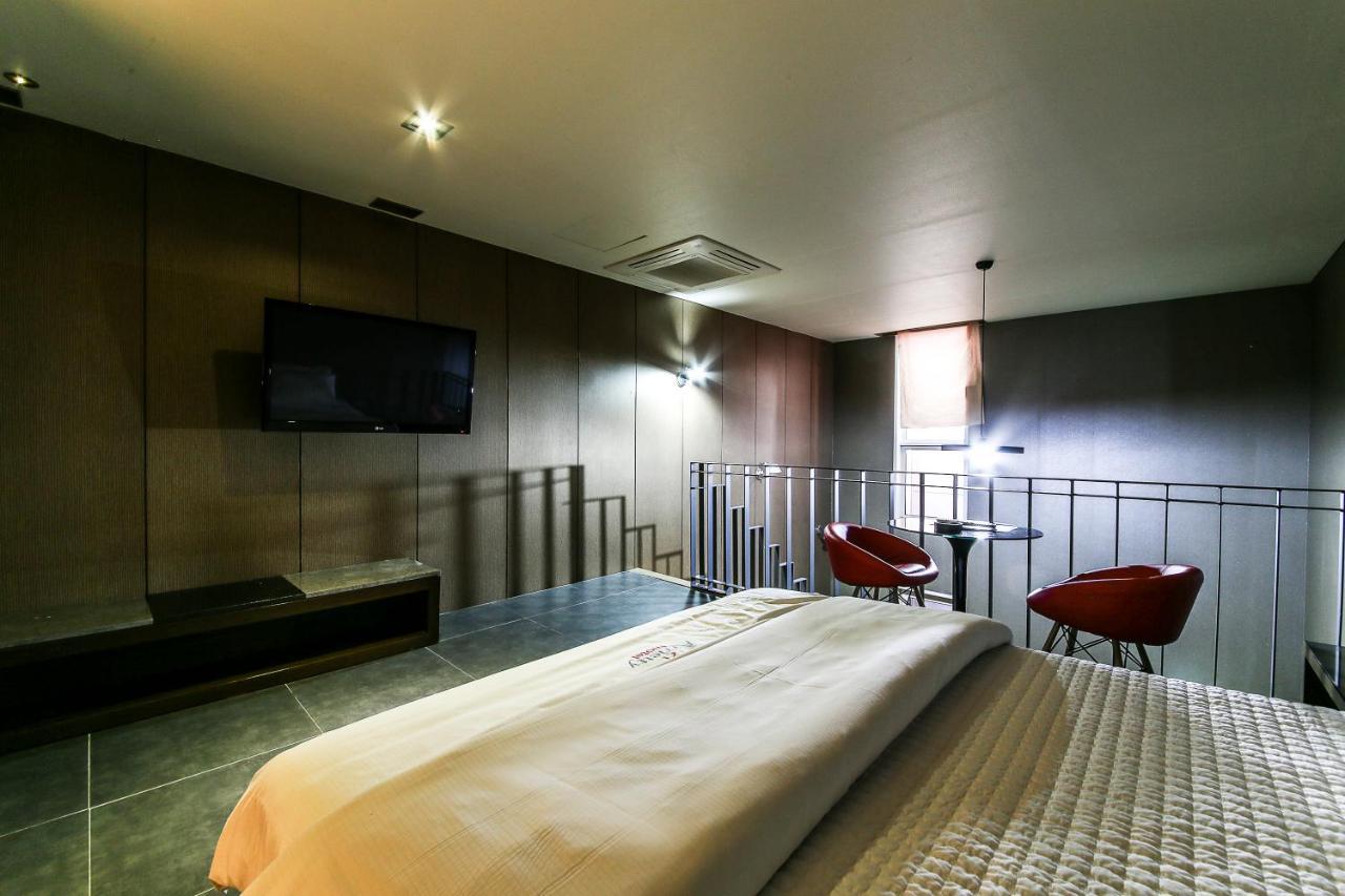 Gyeongju Arrietty Motel Экстерьер фото