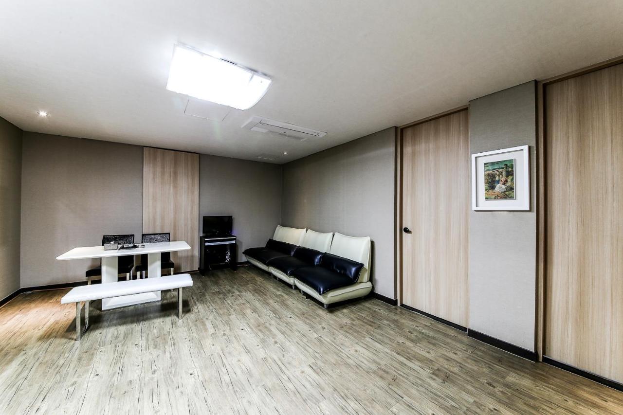 Gyeongju Arrietty Motel Экстерьер фото