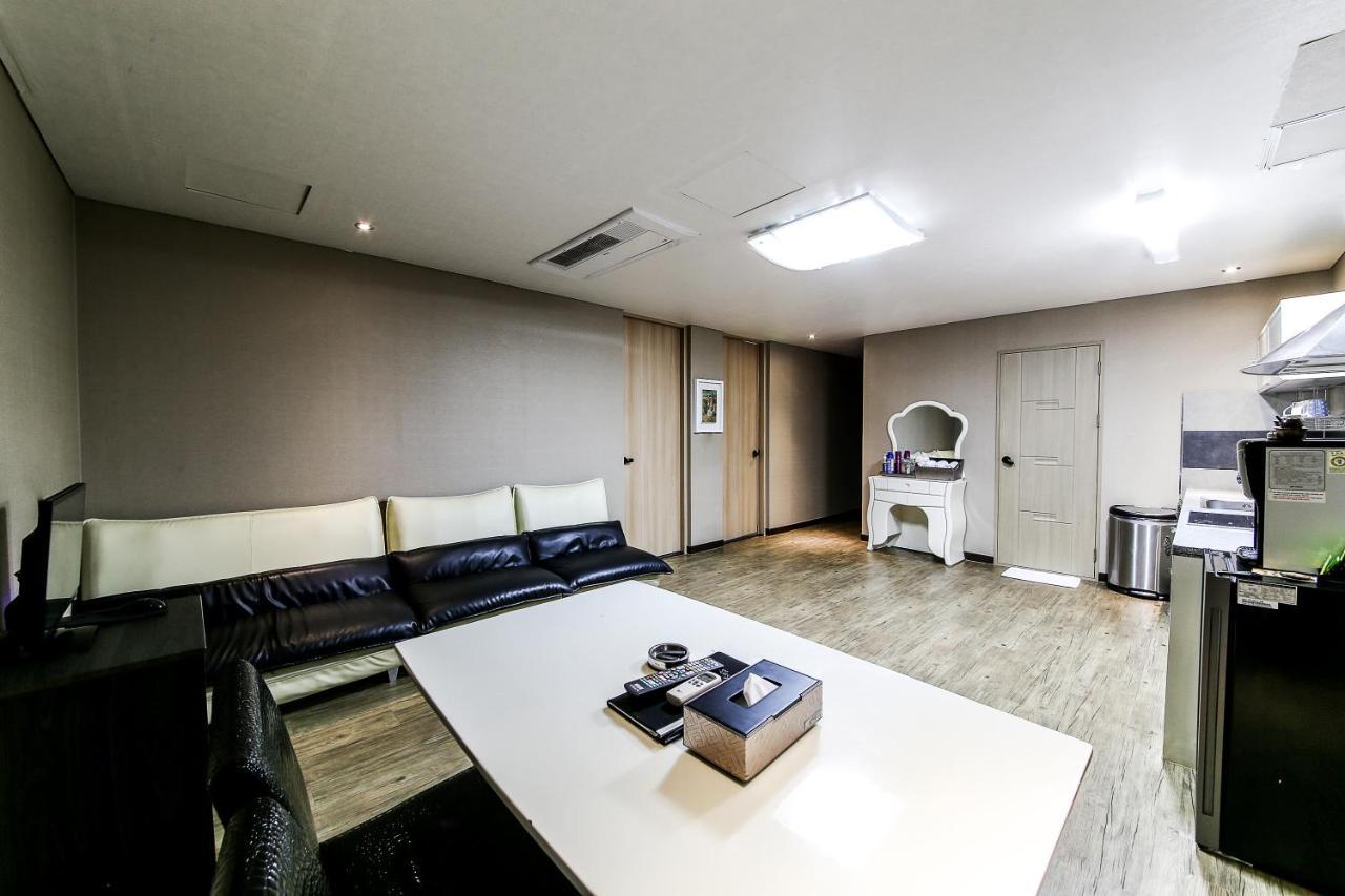 Gyeongju Arrietty Motel Экстерьер фото