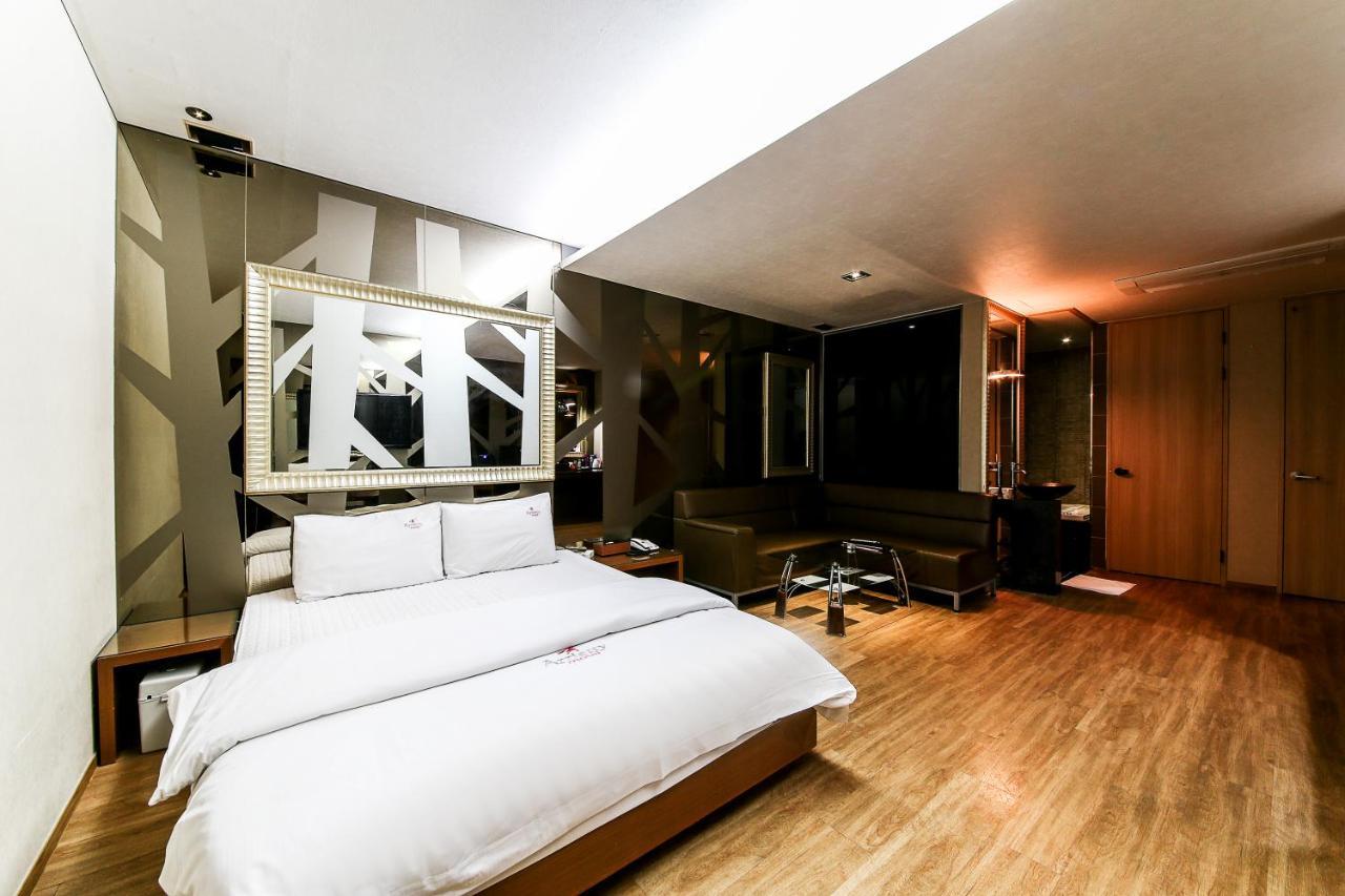 Gyeongju Arrietty Motel Экстерьер фото