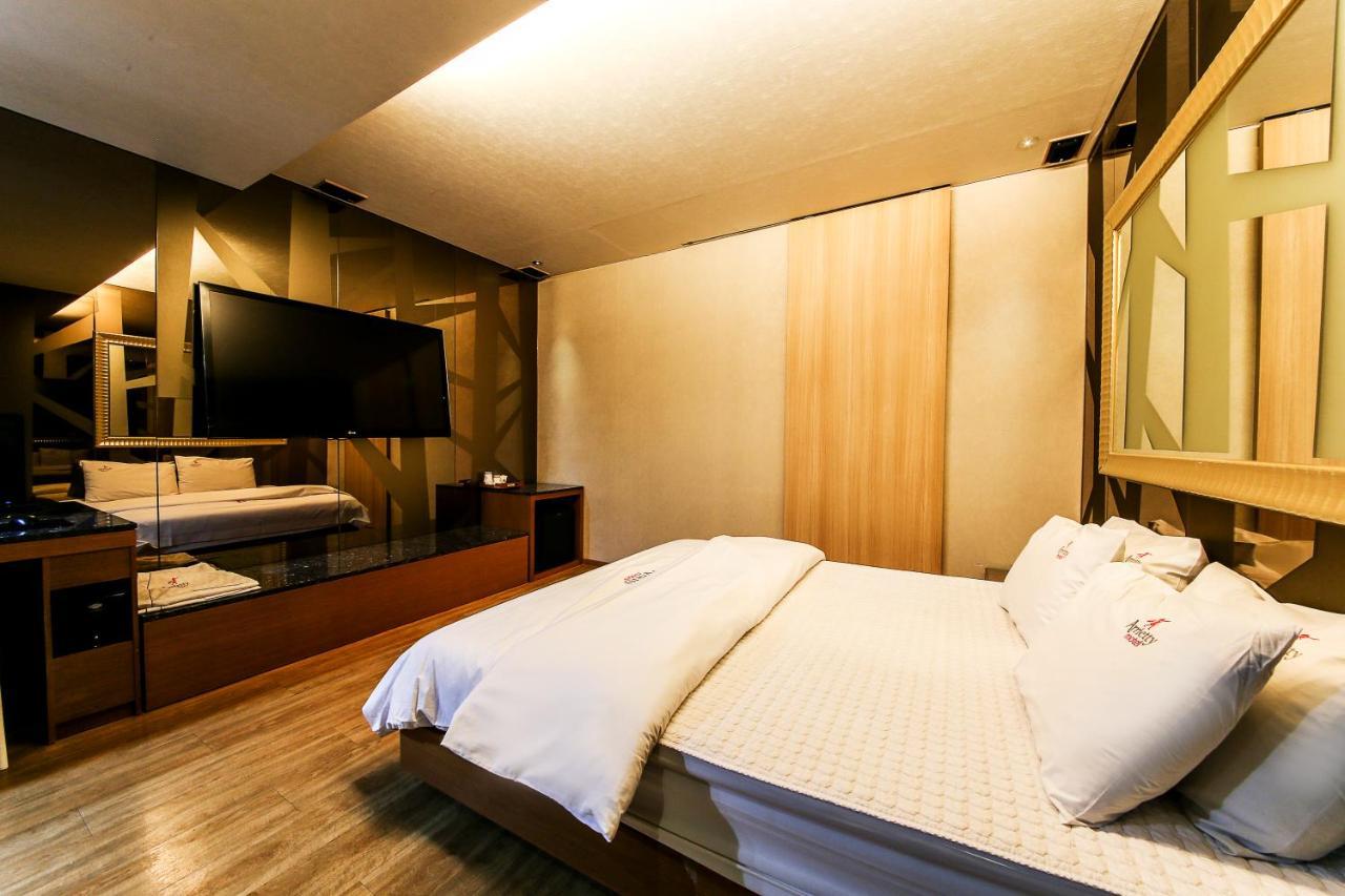 Gyeongju Arrietty Motel Экстерьер фото