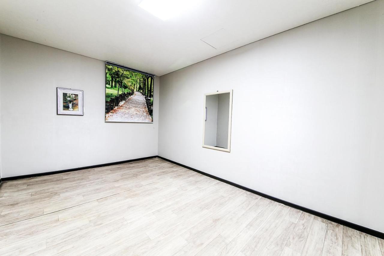 Gyeongju Arrietty Motel Экстерьер фото