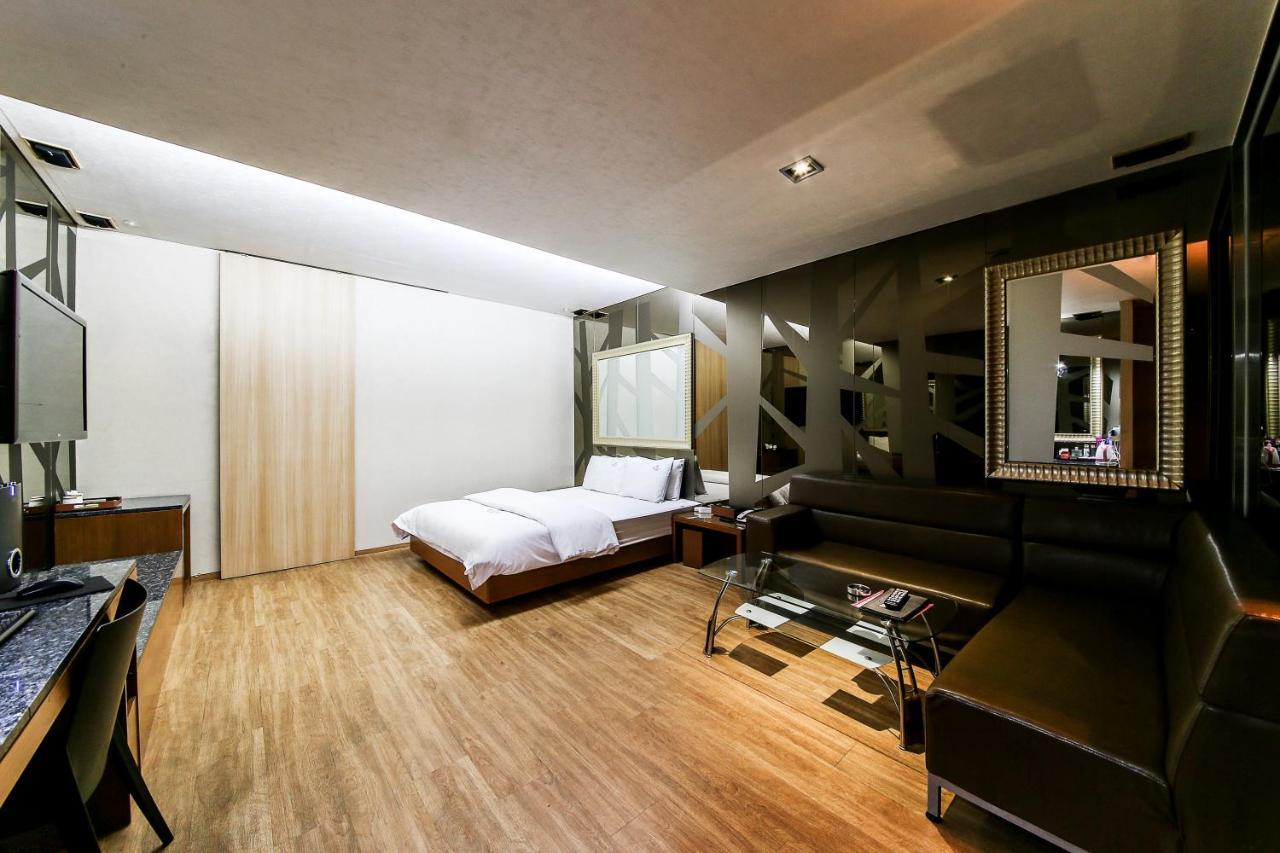 Gyeongju Arrietty Motel Экстерьер фото