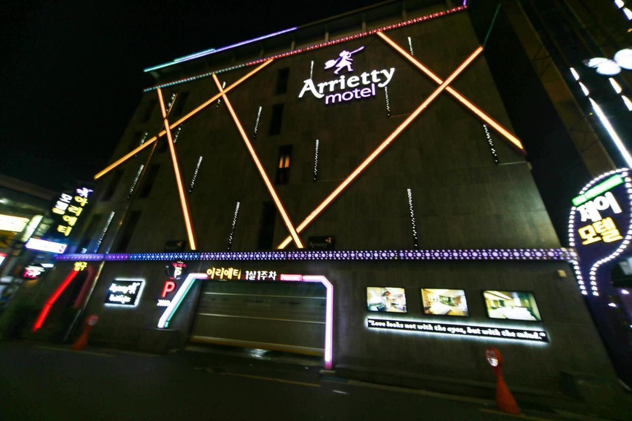 Gyeongju Arrietty Motel Экстерьер фото