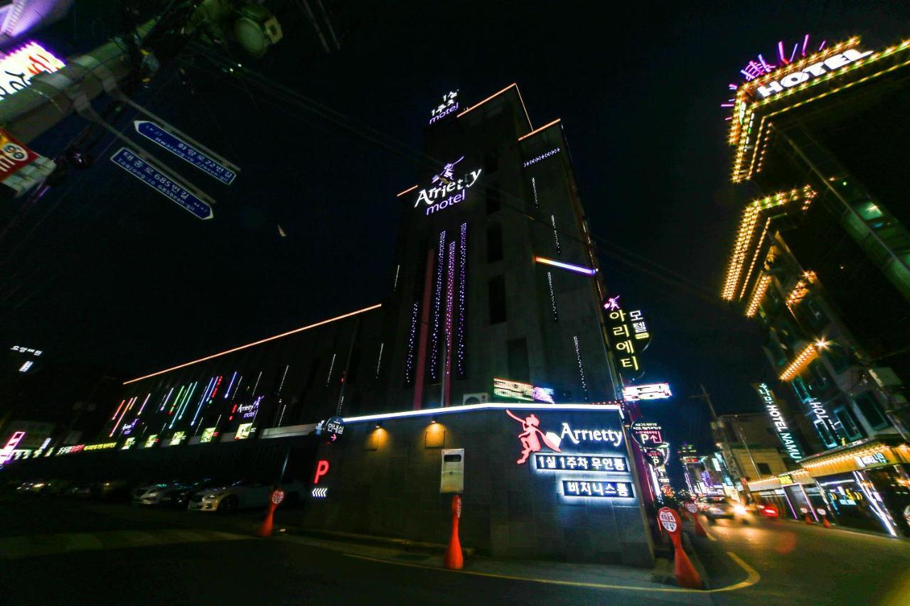Gyeongju Arrietty Motel Экстерьер фото